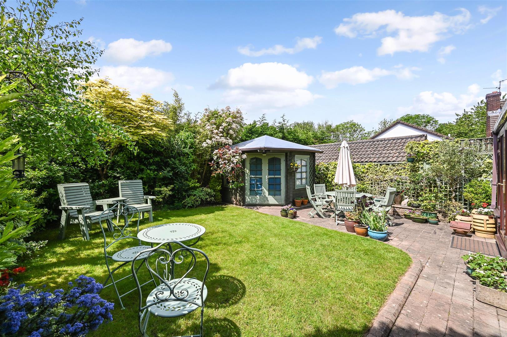 house for sale apollo close