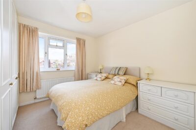 house for sale apollo close