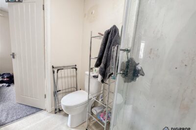 room for rent tower street