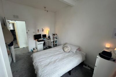 room for rent cardiff road