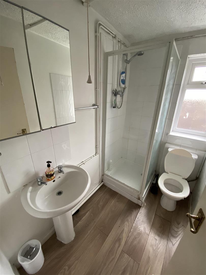 room for rent broadway