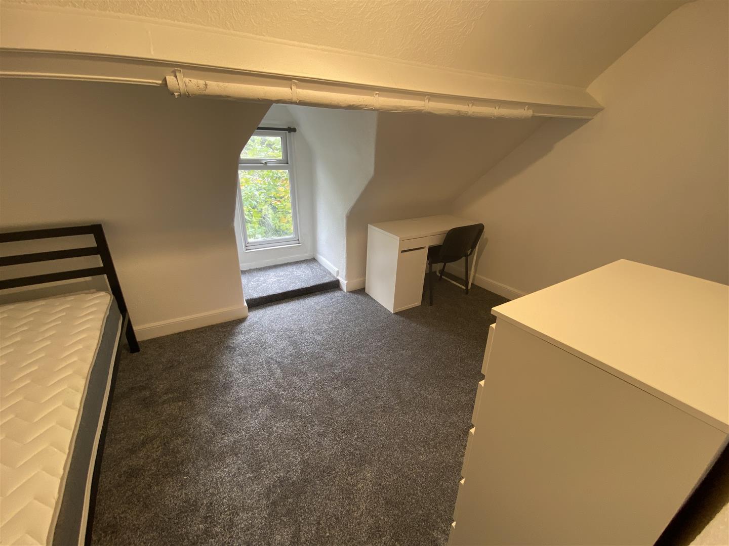 room for rent broadway