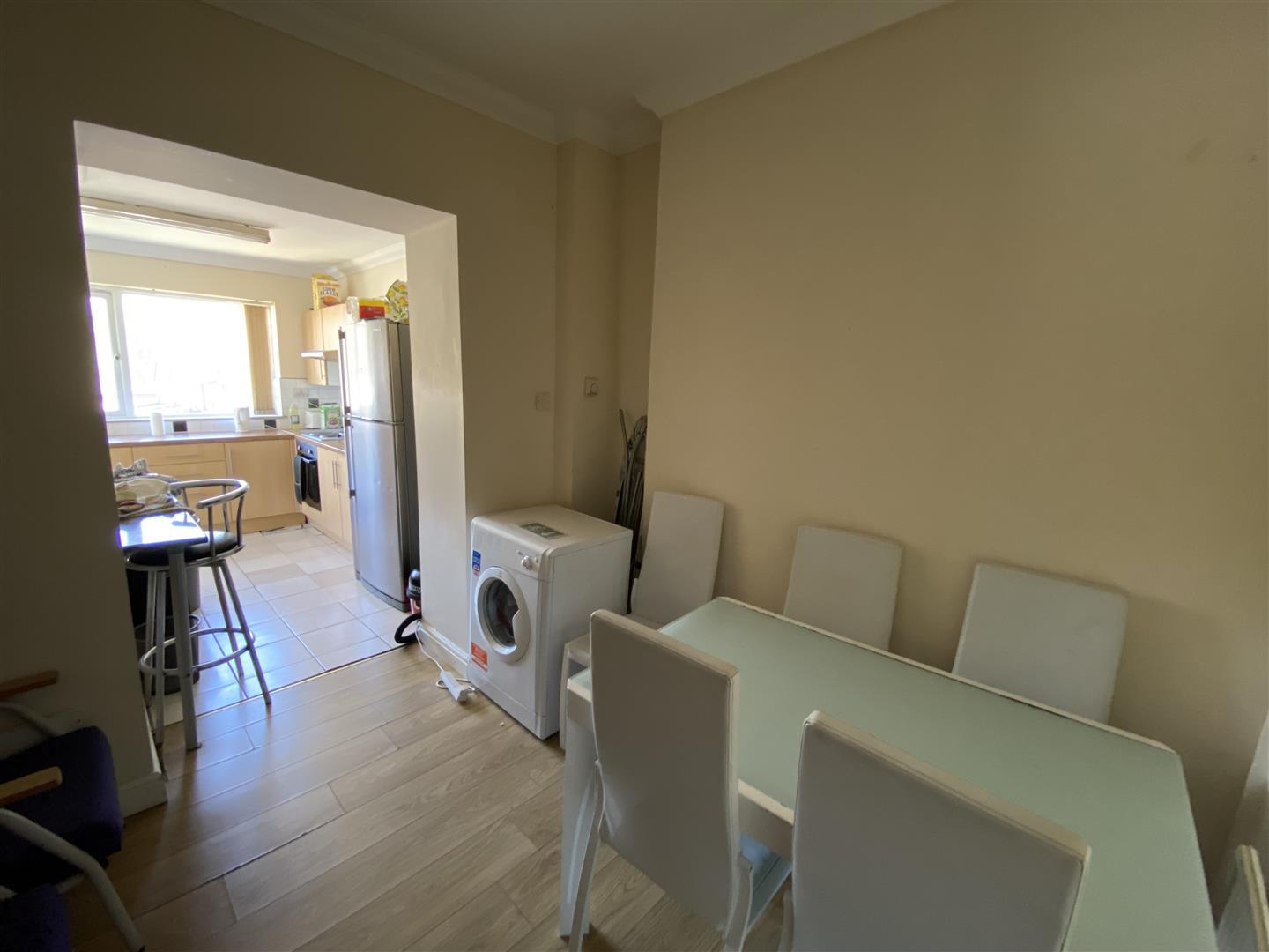 room for rent broadway