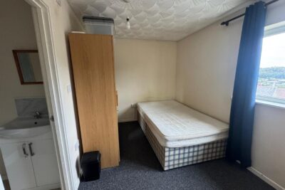 room for rent tower street