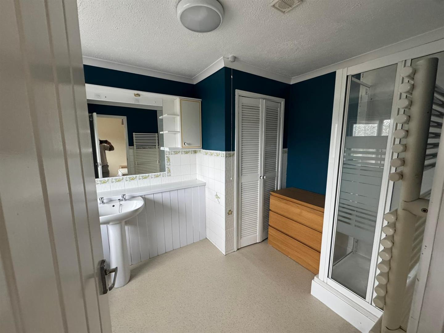 room for rent tower street