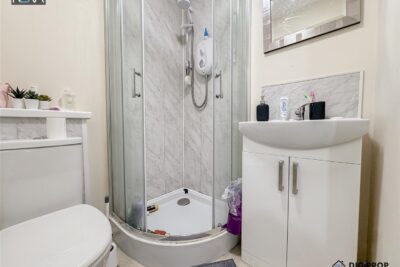 room for rent tower street