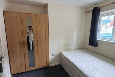 room for rent tower street