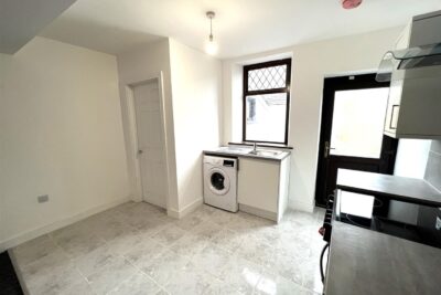 house - terraced for rent cross street