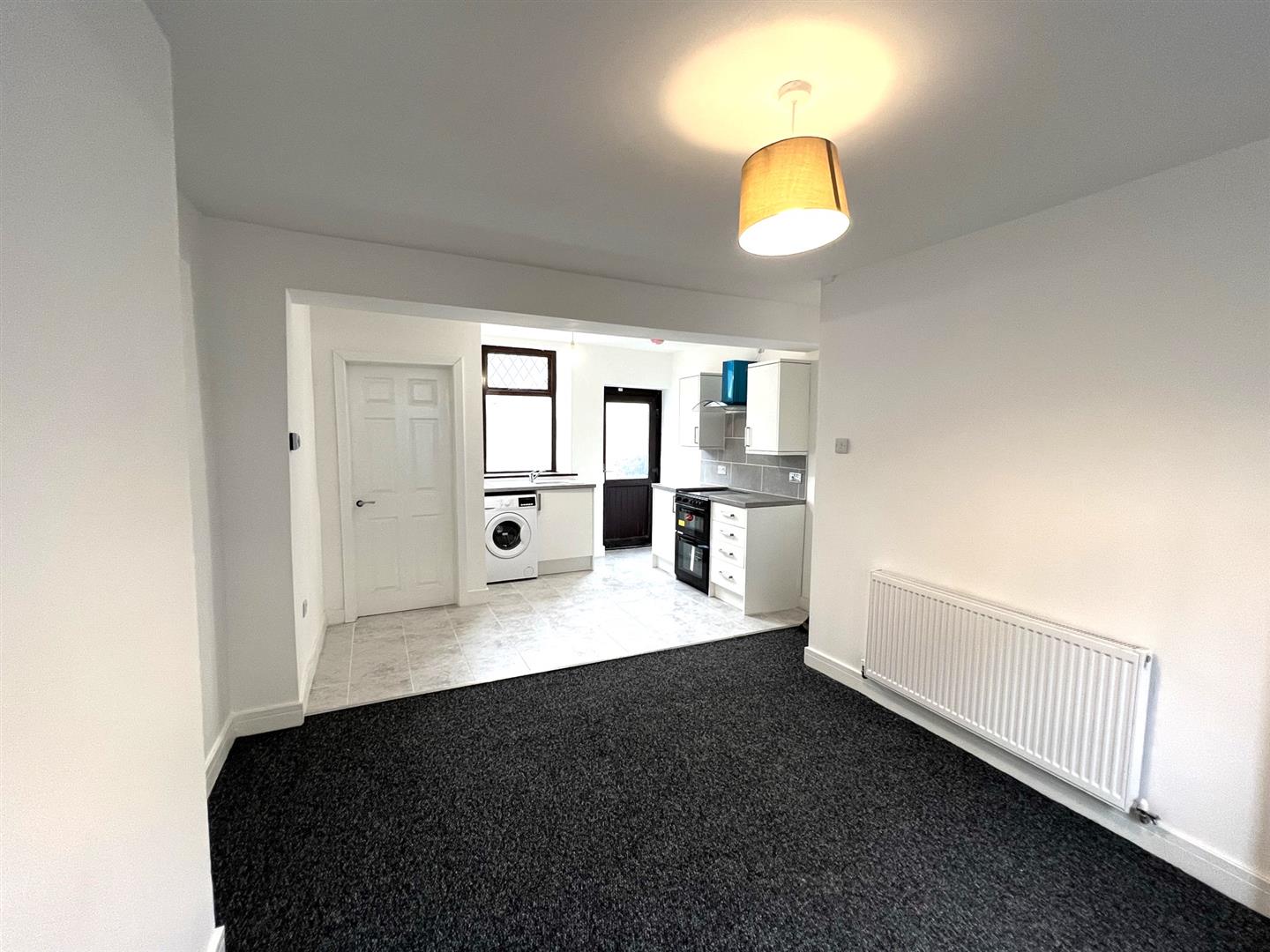 house - terraced for rent cross street