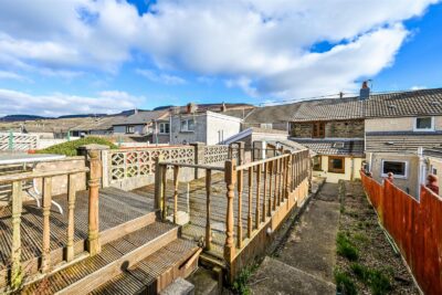 house - terraced for rent duffryn street