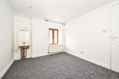 house - terraced for rent duffryn street