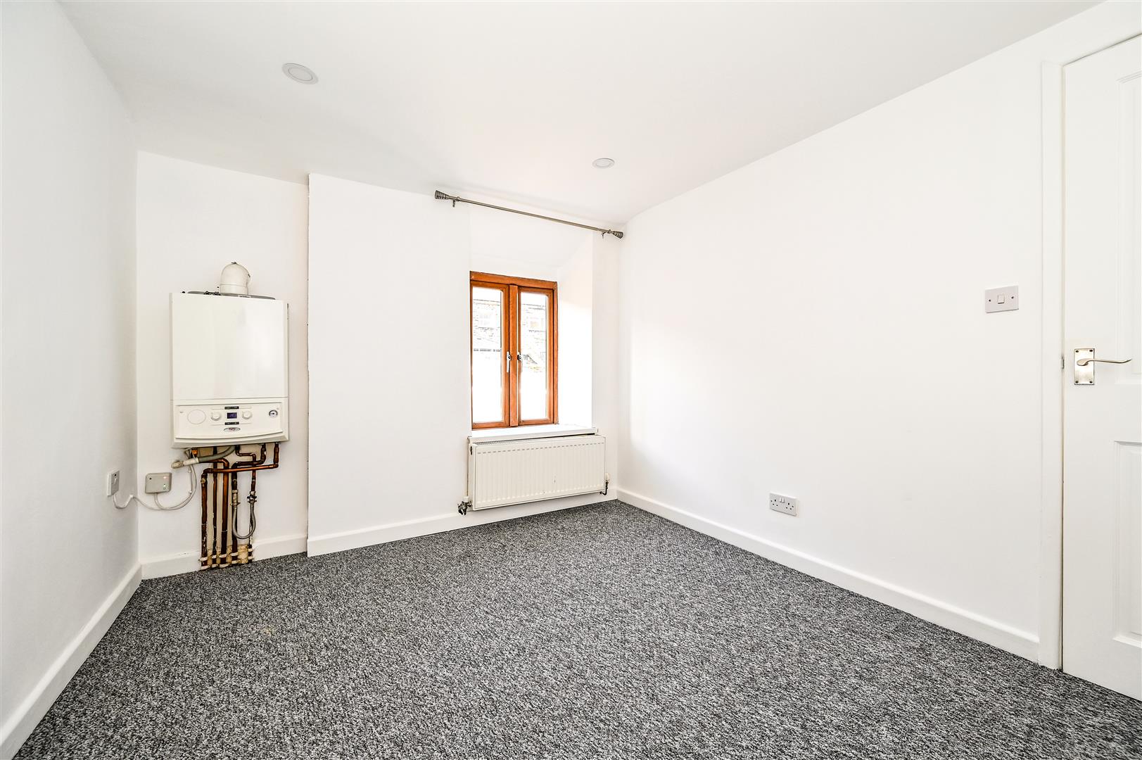 house - terraced for rent duffryn street