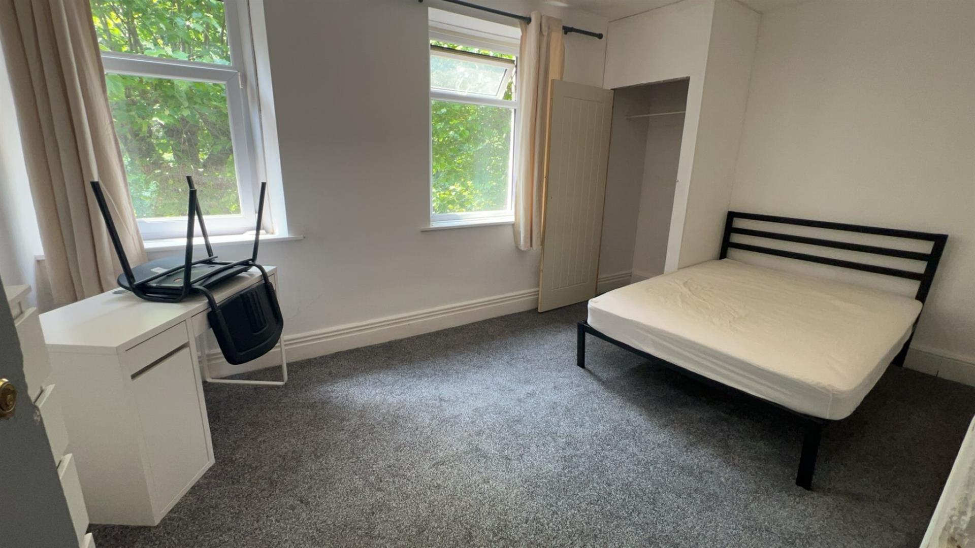 room for rent broadway