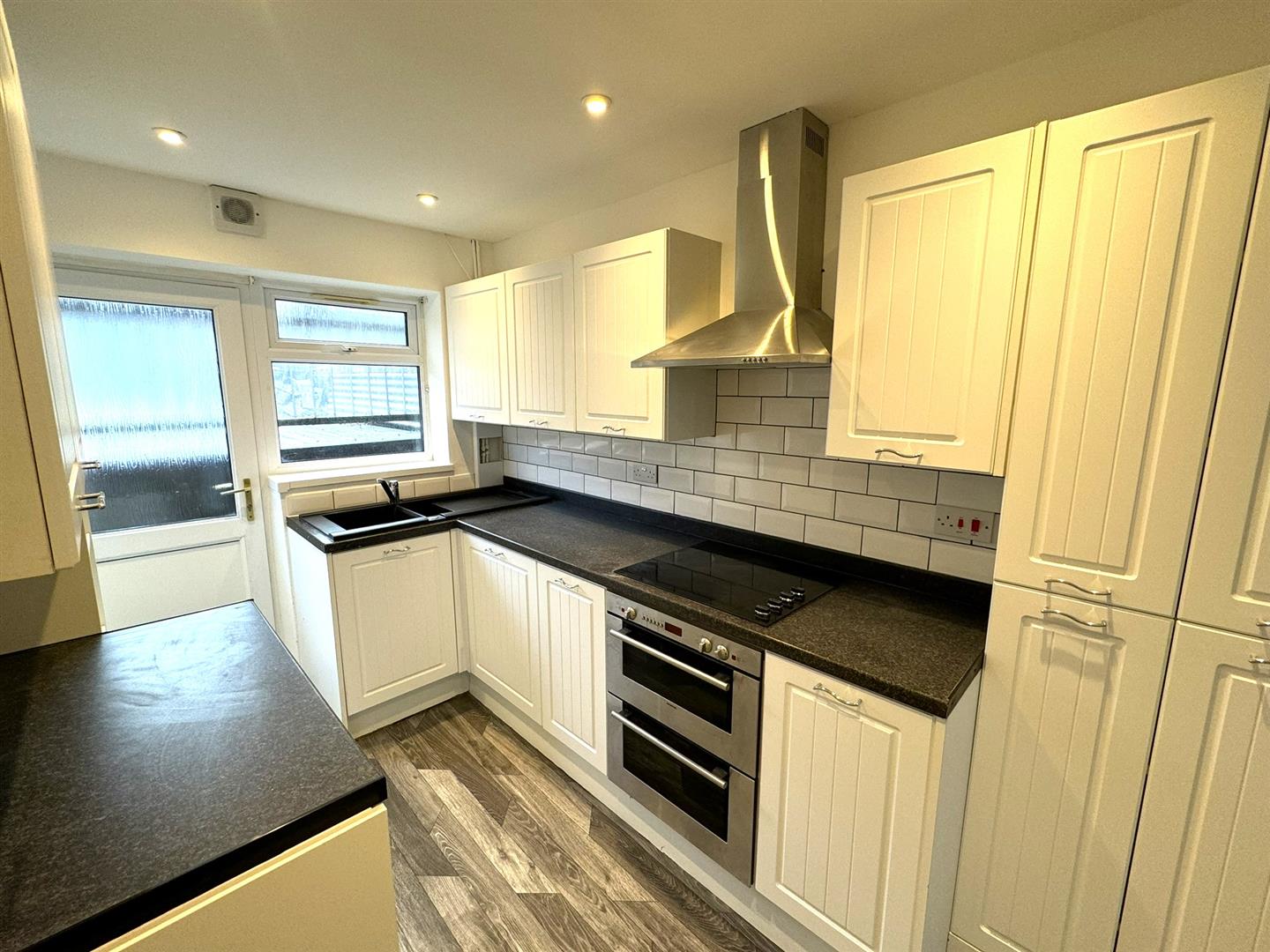 house - terraced for rent horeb street