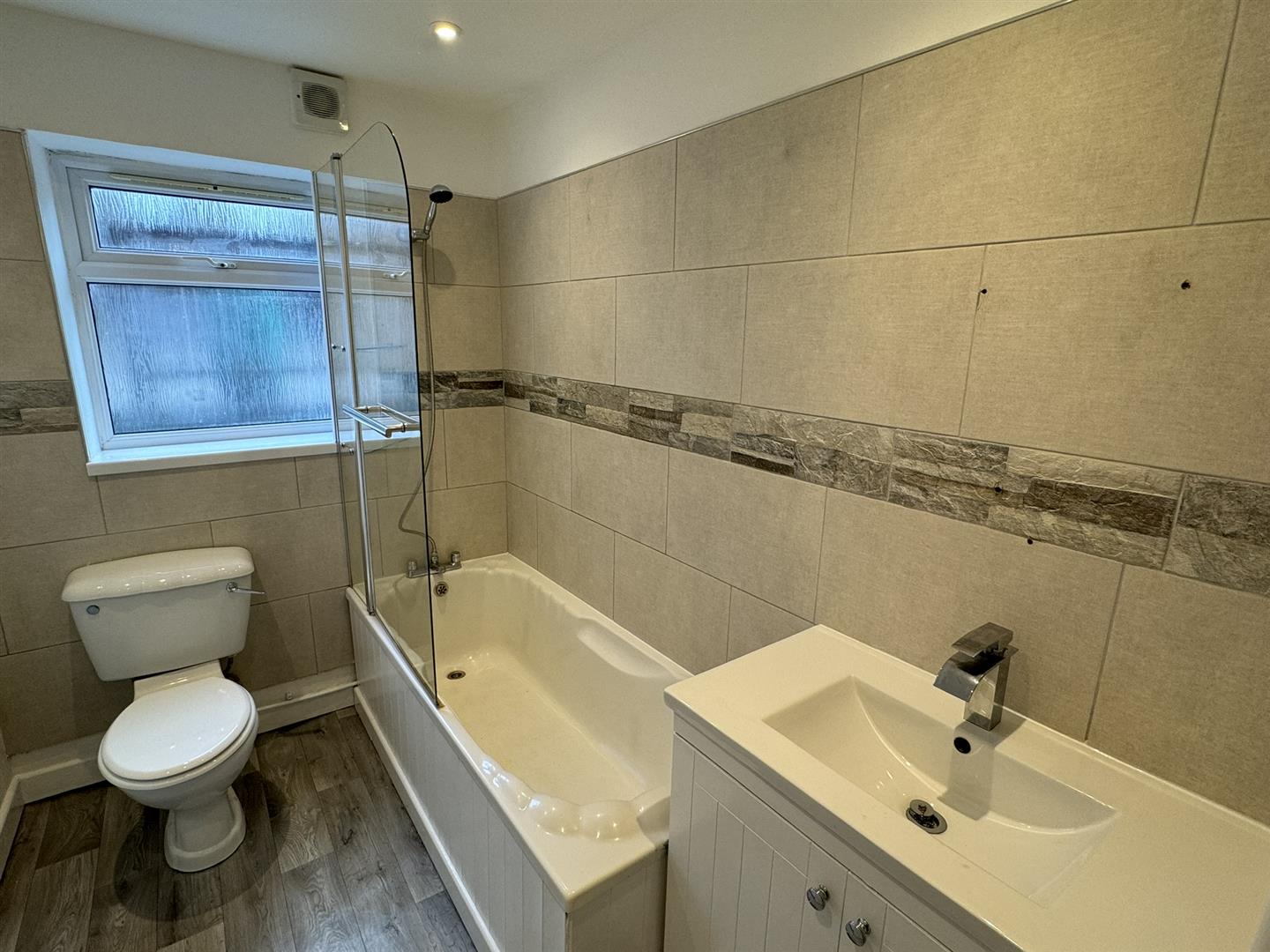 house - terraced for rent horeb street