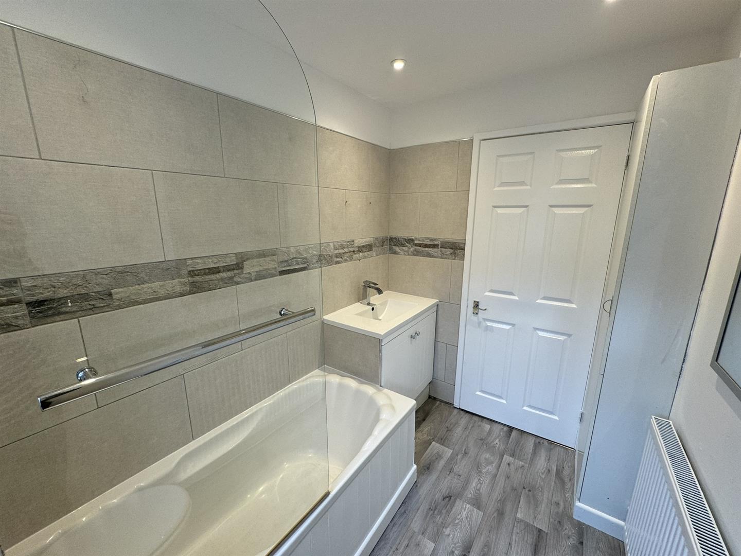 house - terraced for rent horeb street