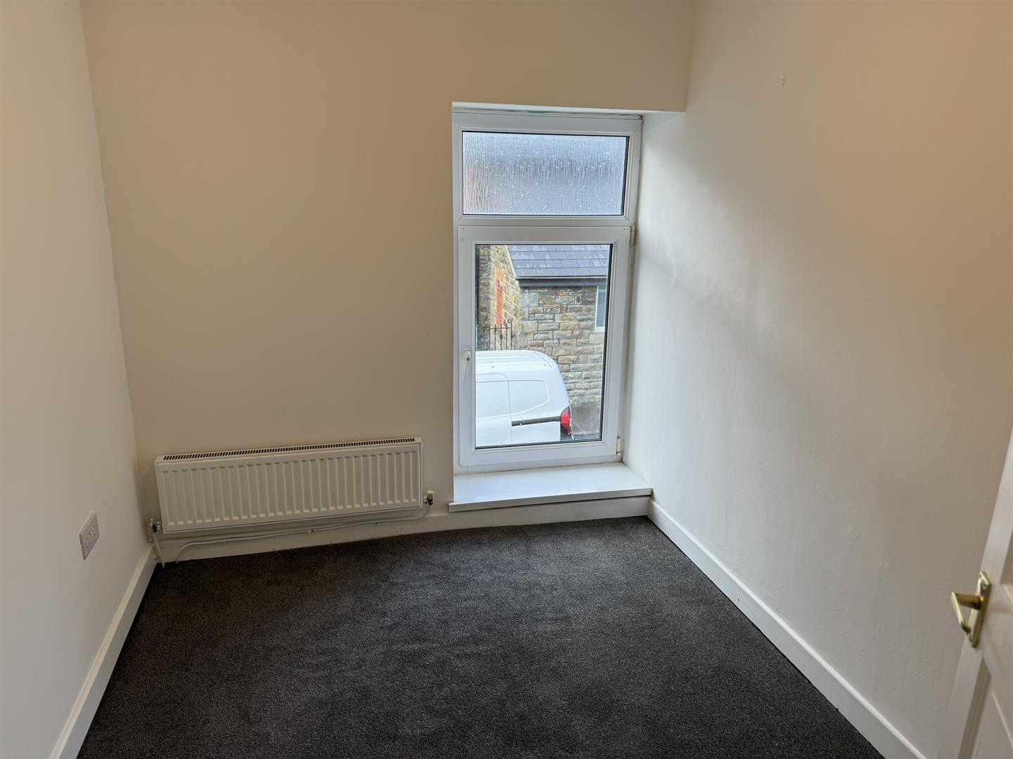 house - terraced for rent horeb street