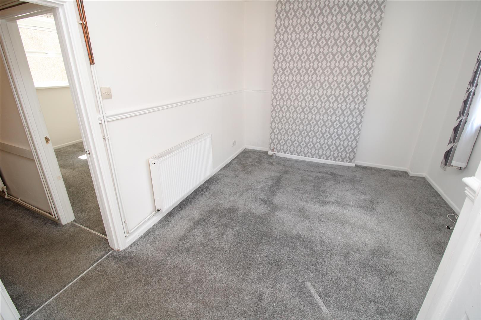 flat for rent gladstone street