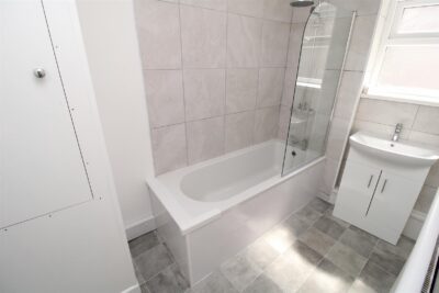 flat for rent gladstone street