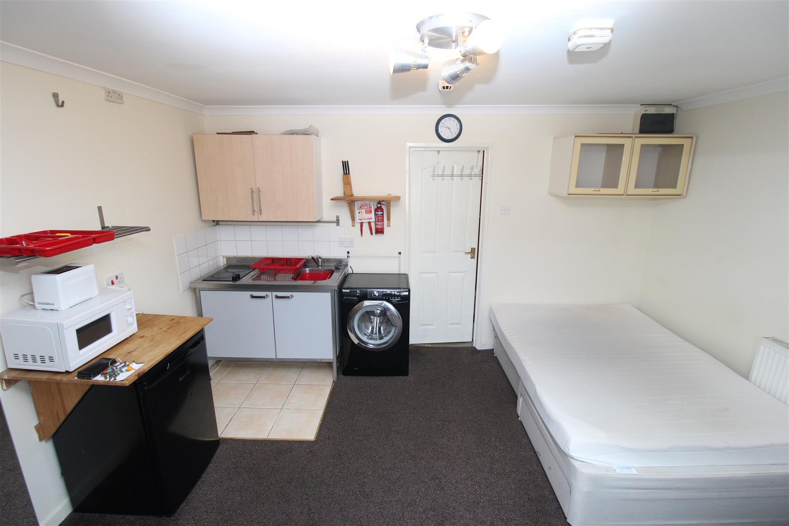 studio for rent broadway