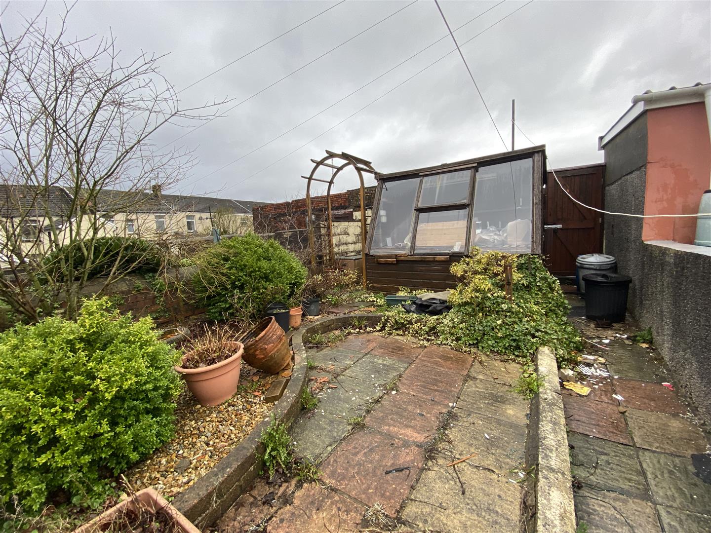 house - terraced for rent neville terrace