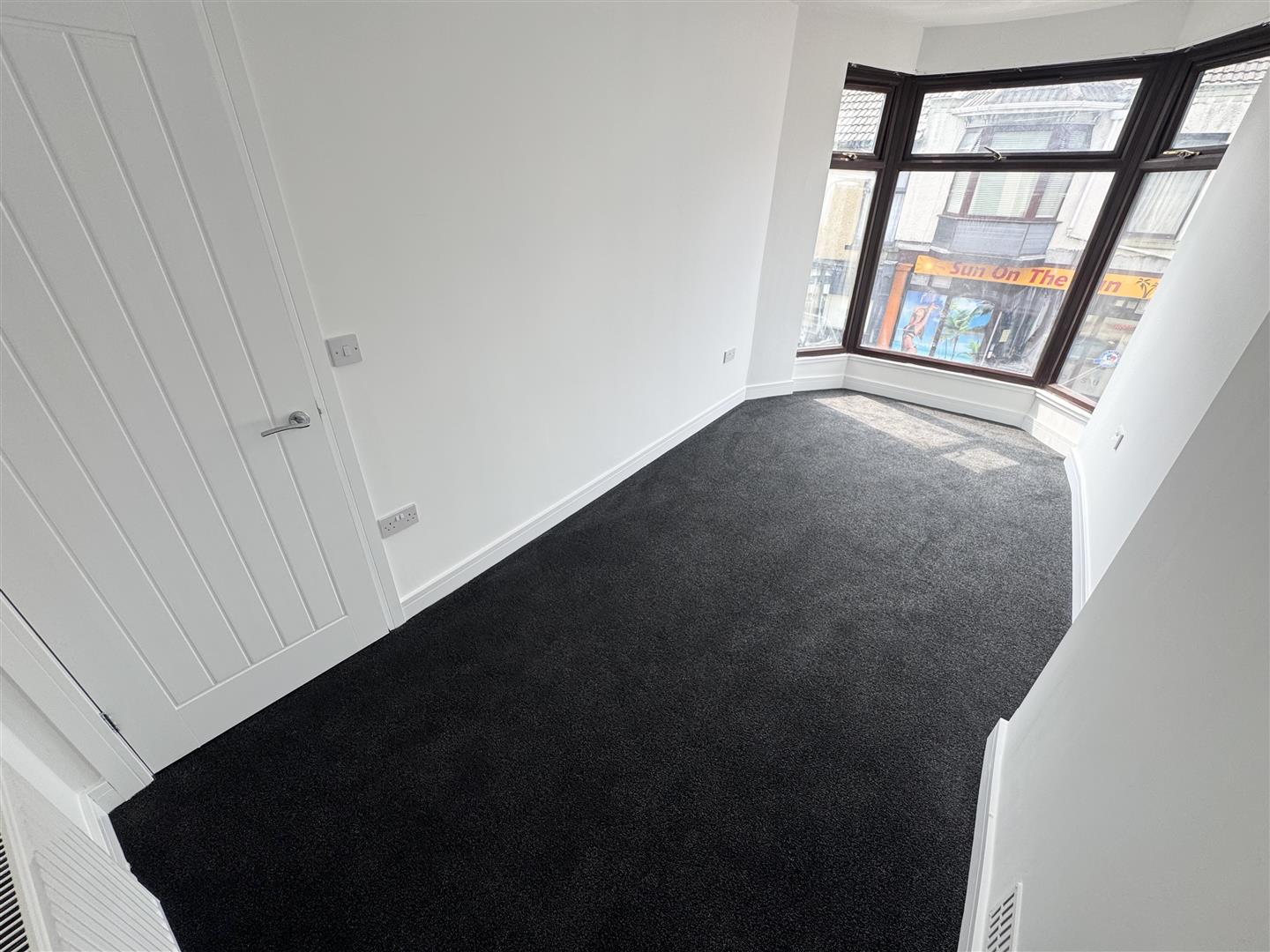 house - terraced for rent brook street