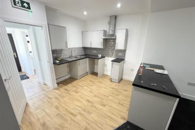 house - terraced for rent brook street