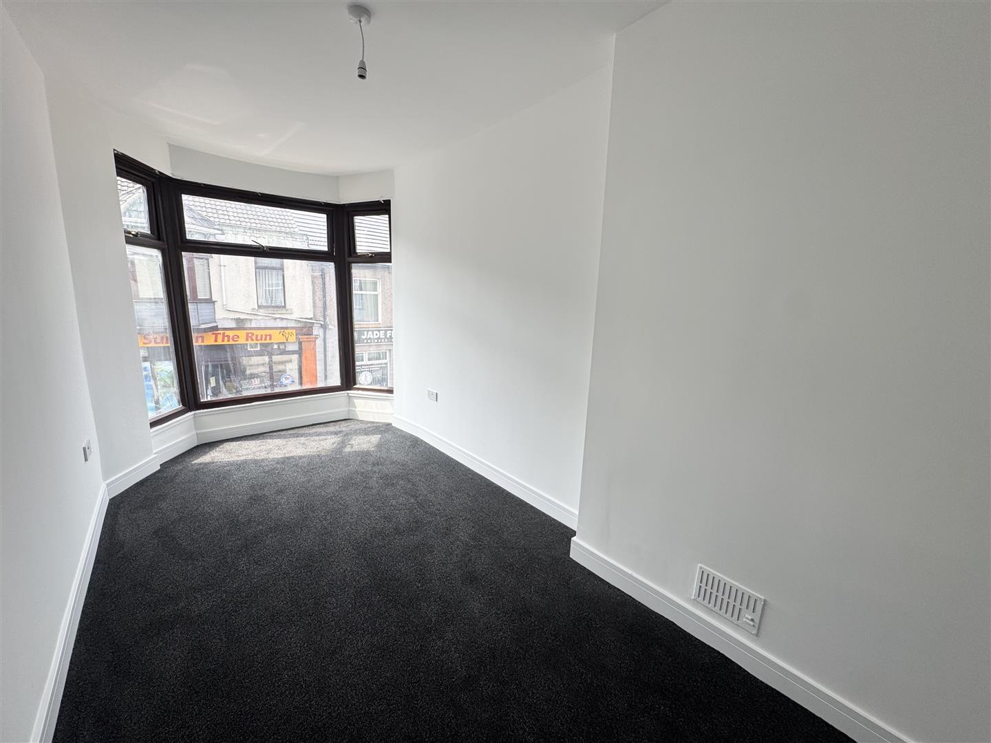 house - terraced for rent brook street