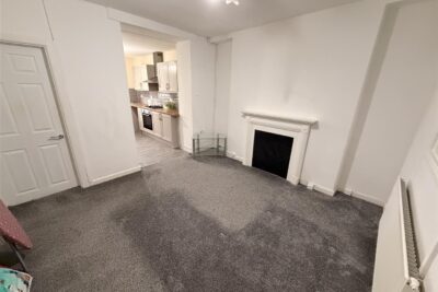 house - terraced for rent elizabeth street