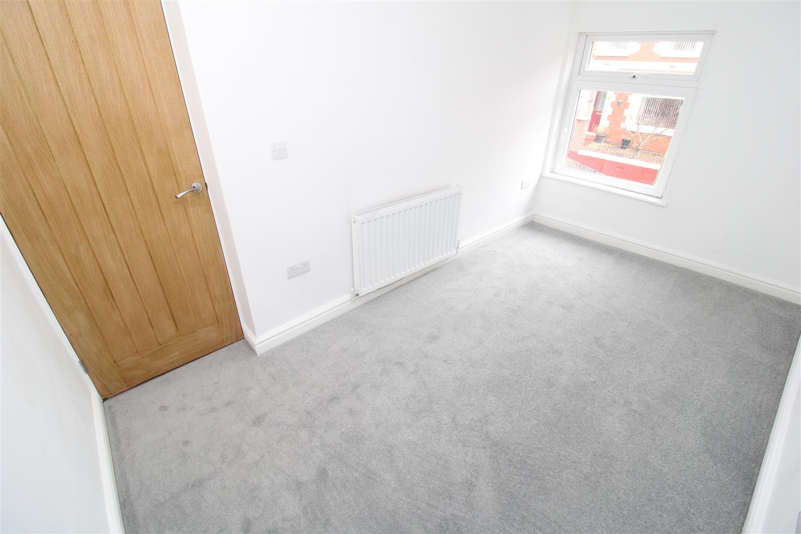 house - terraced for rent blenheim road