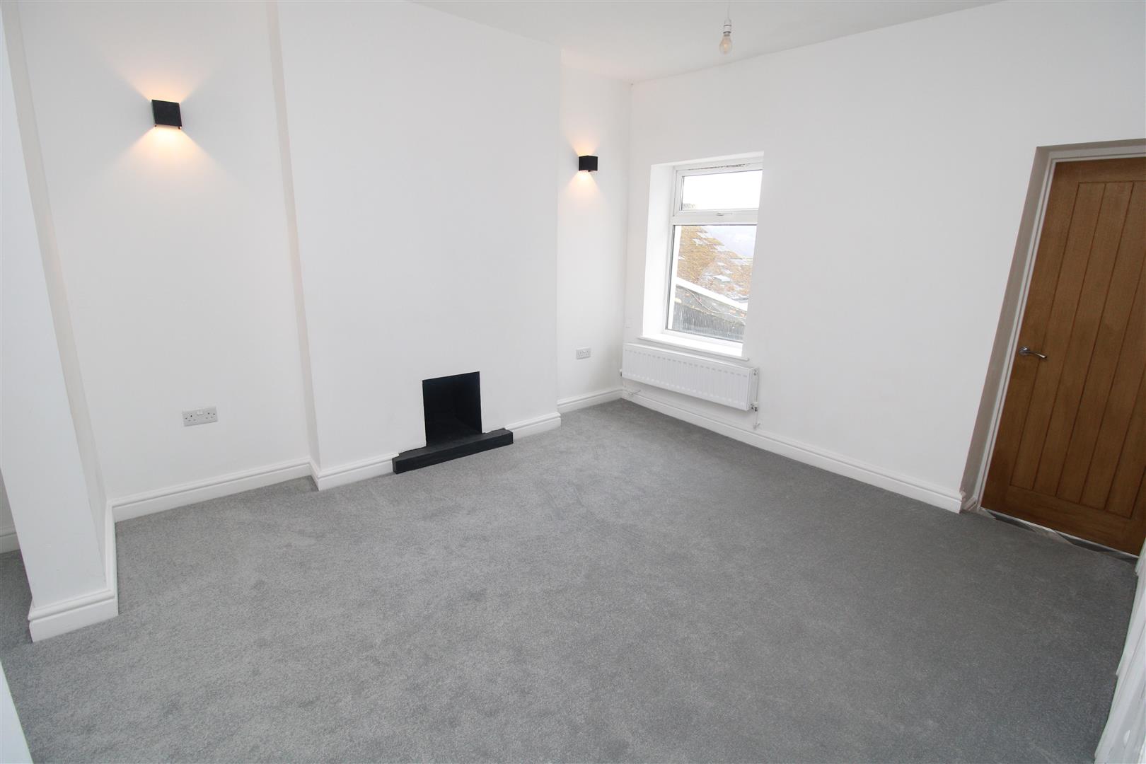 house - terraced for rent blenheim road