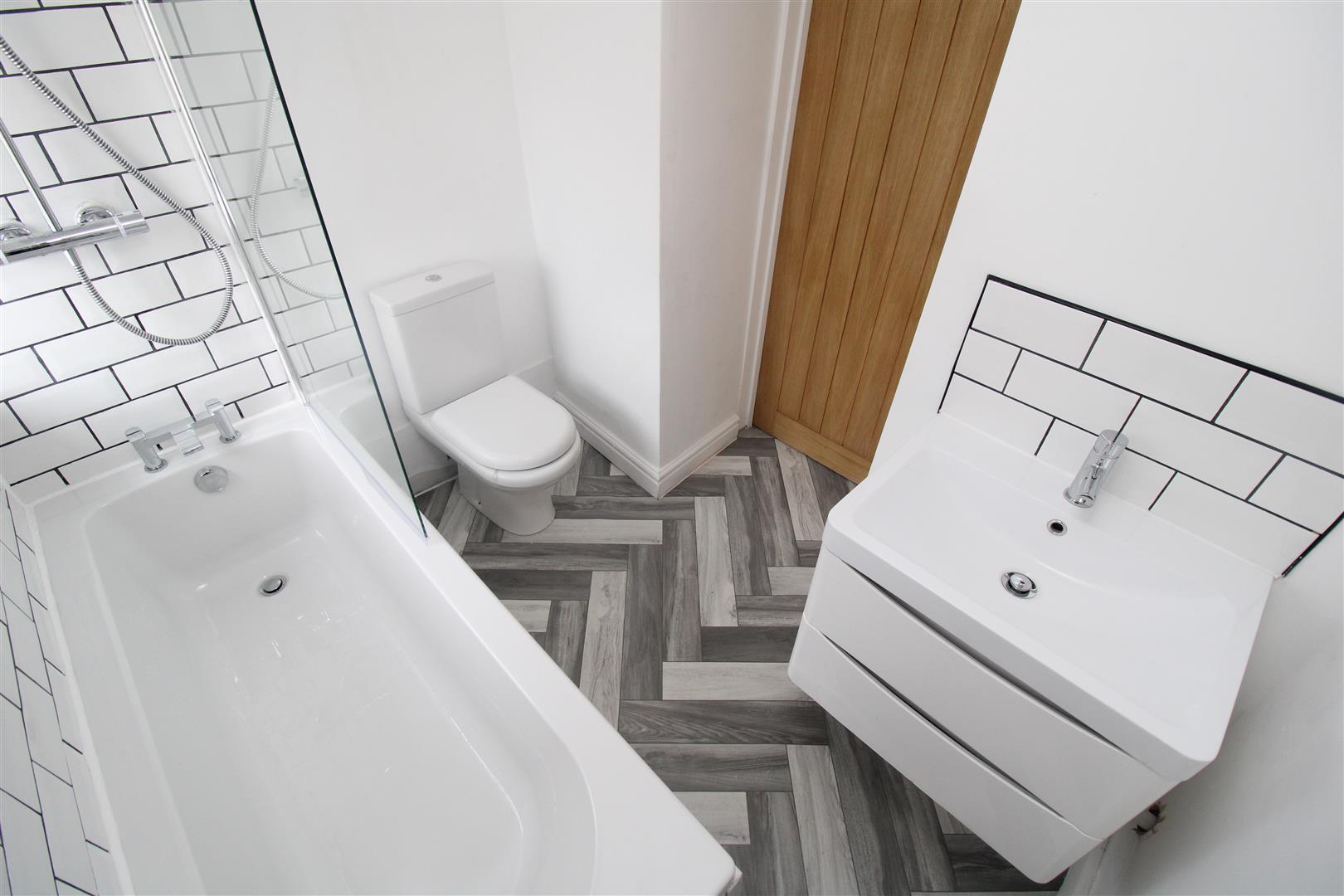 house - terraced for rent blenheim road