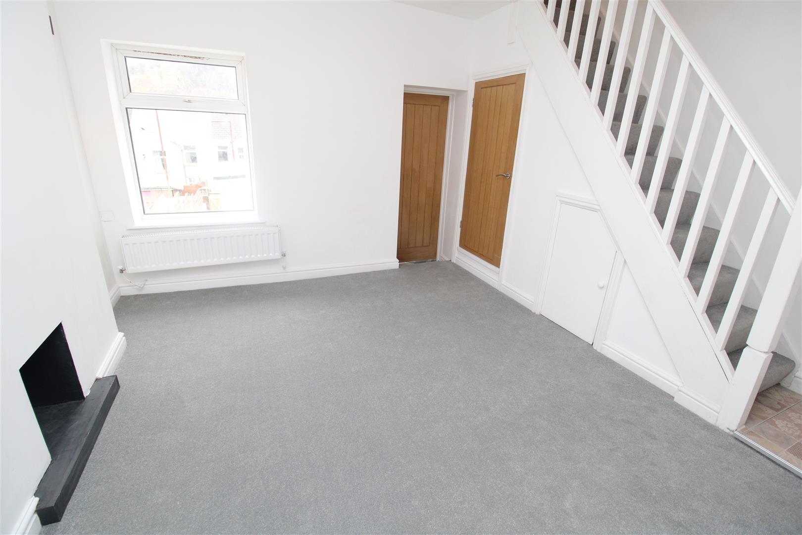 house - terraced for rent blenheim road