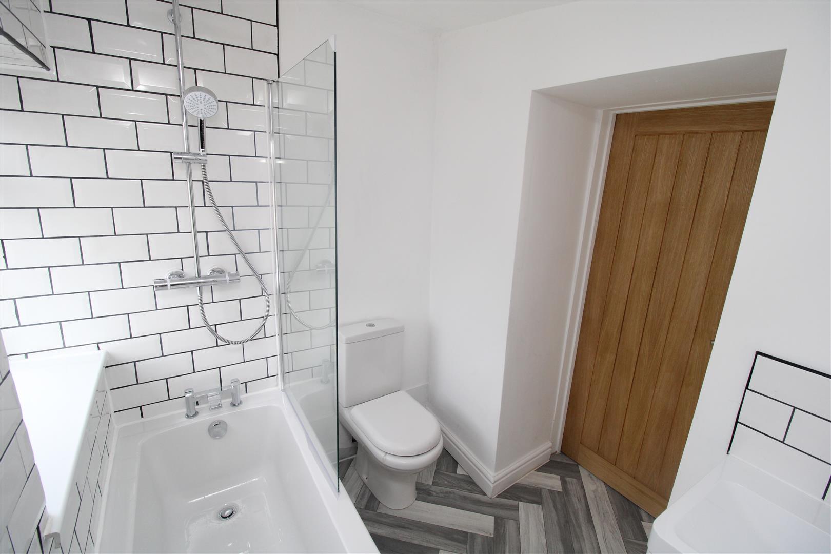 house - terraced for rent blenheim road