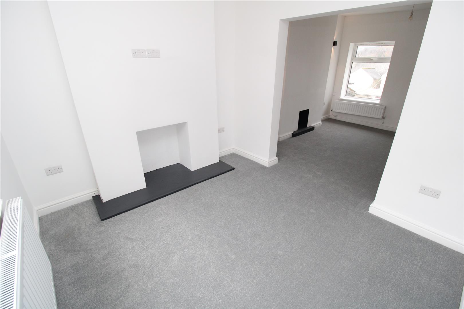 house - terraced for rent blenheim road