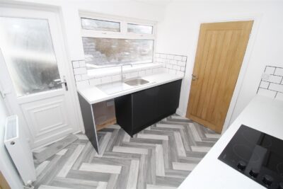 house - terraced for rent blenheim road