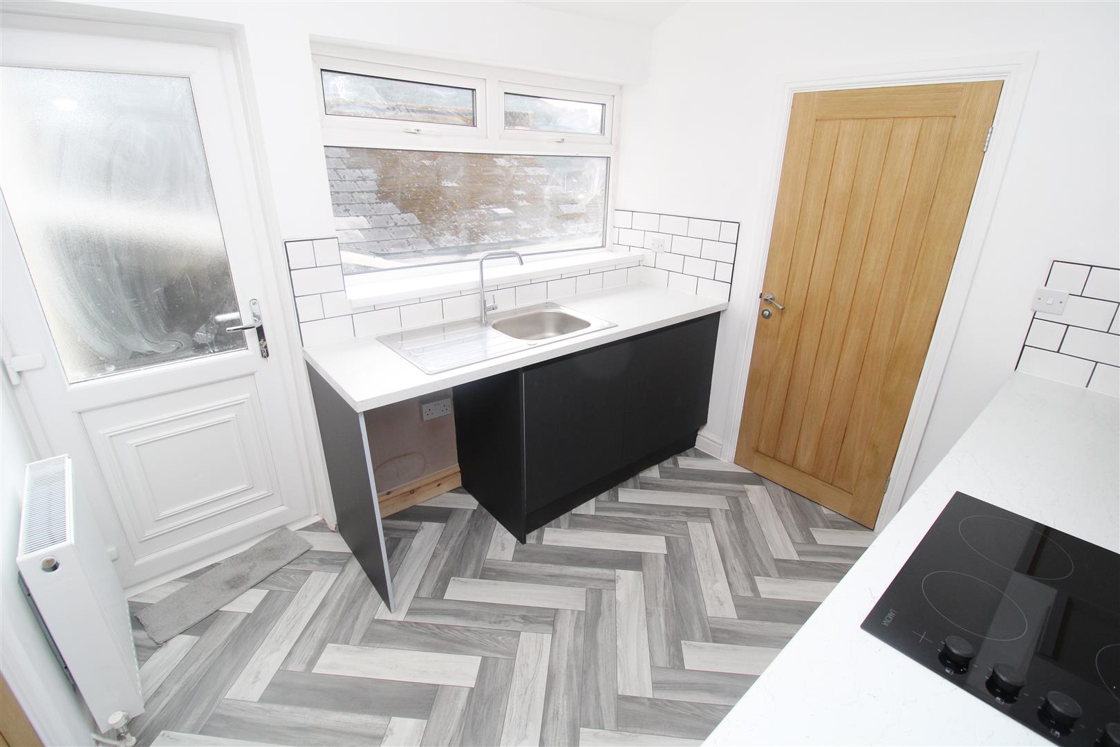 house - terraced for rent blenheim road