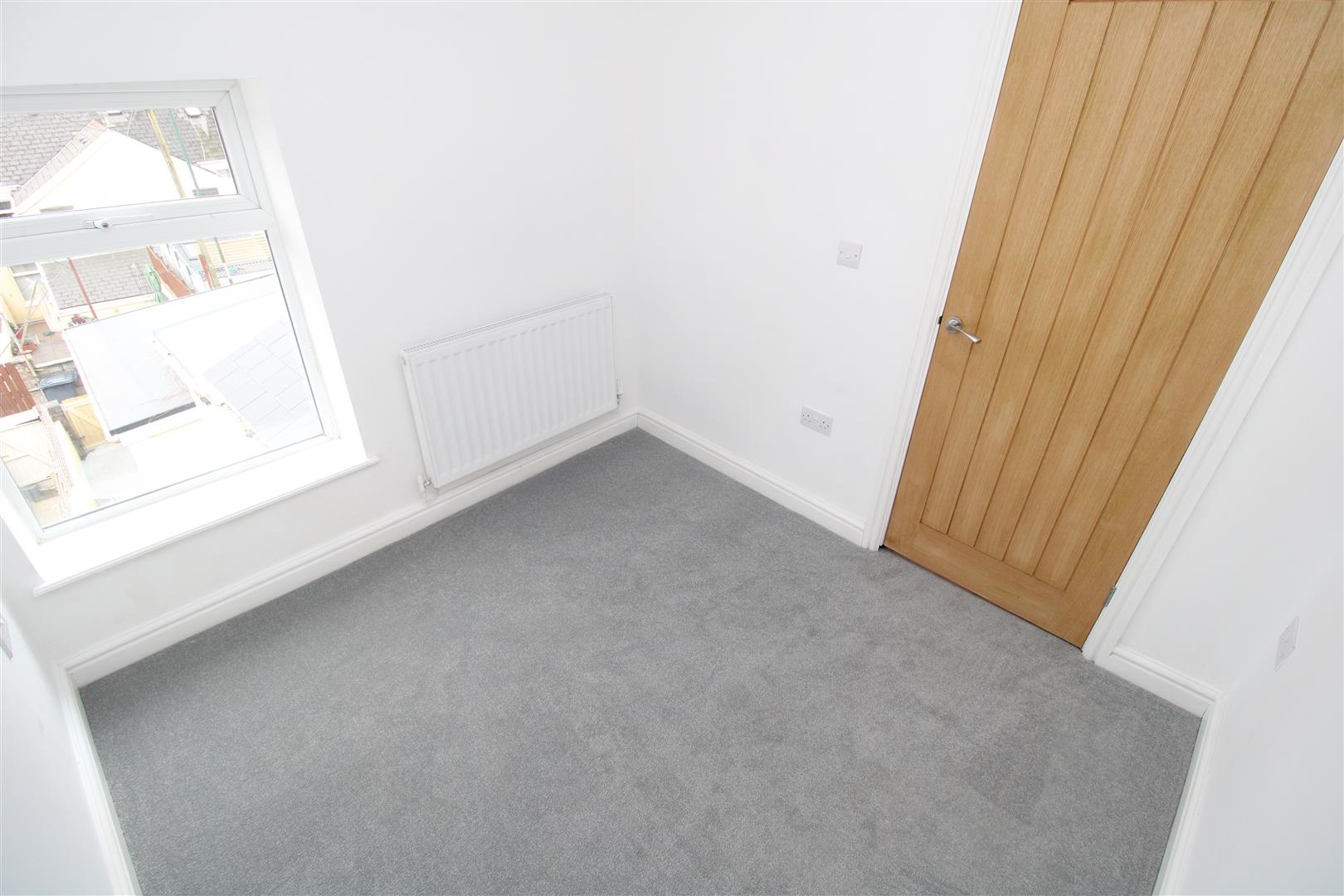 house - terraced for rent blenheim road