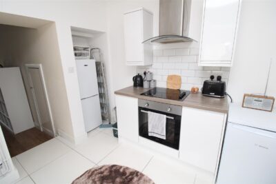 house - terraced for rent charles street