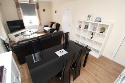 house - terraced for rent charles street