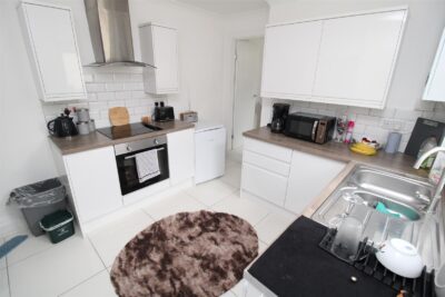 house - terraced for rent charles street