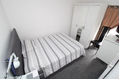 house - terraced for rent charles street