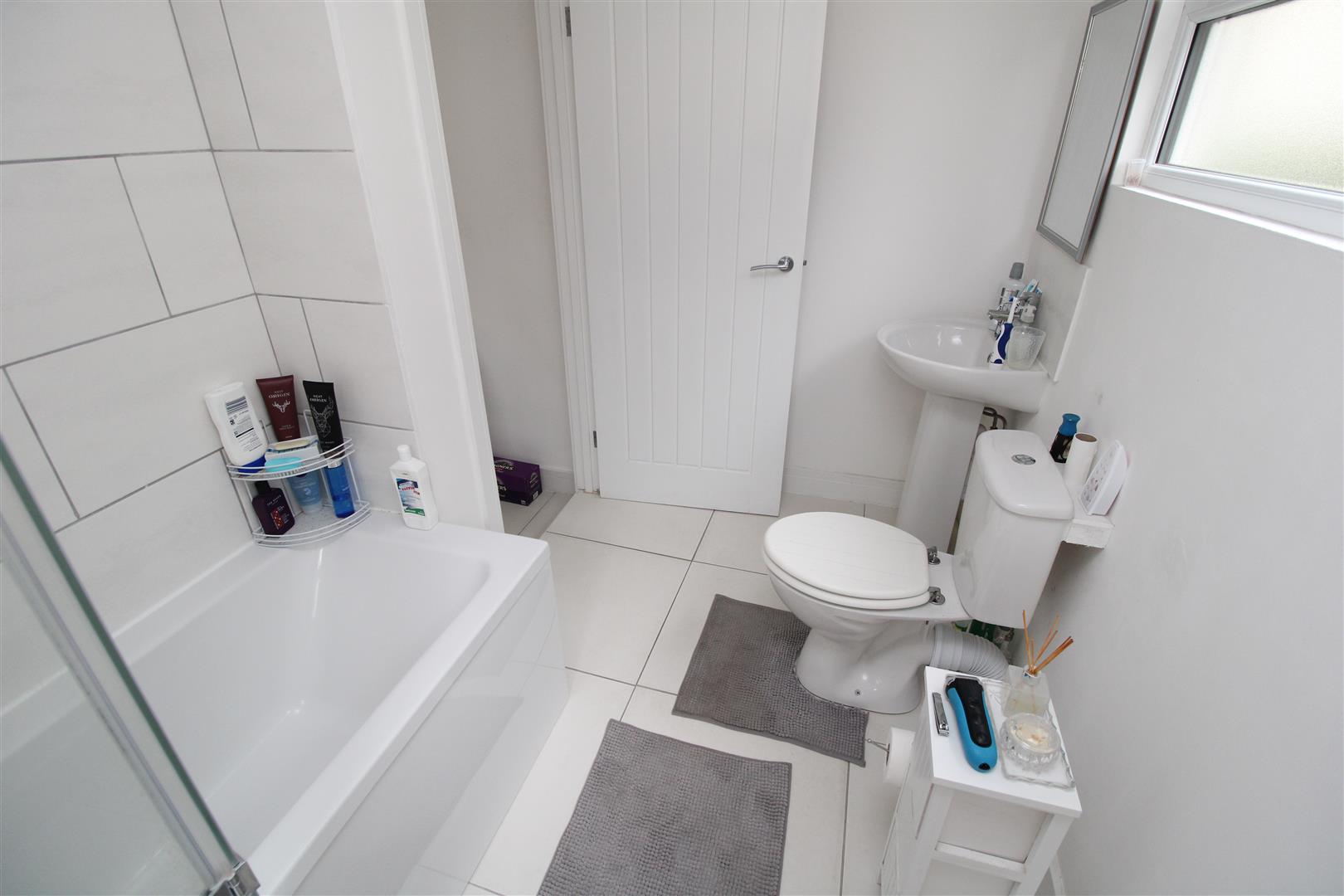 house - terraced for rent charles street