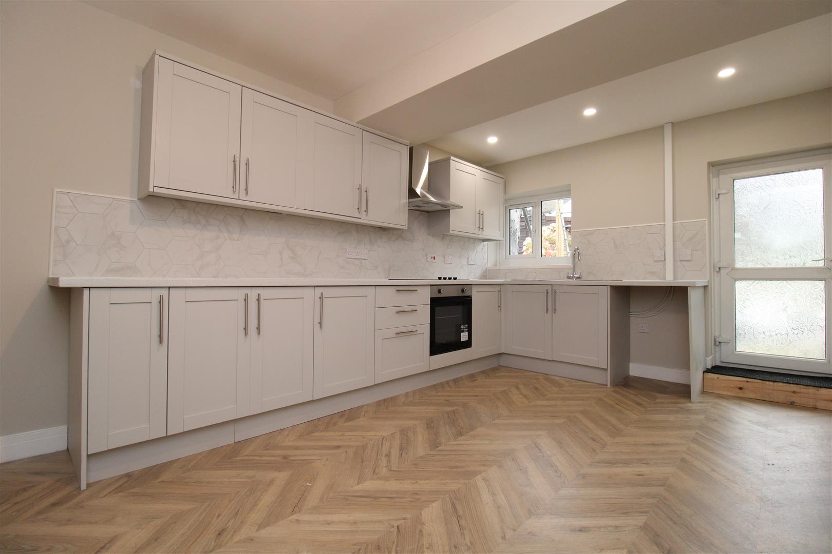 house - terraced for rent tynybedw street