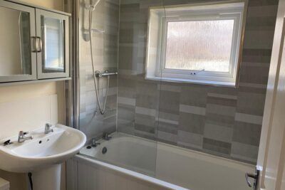 house - terraced for rent high street