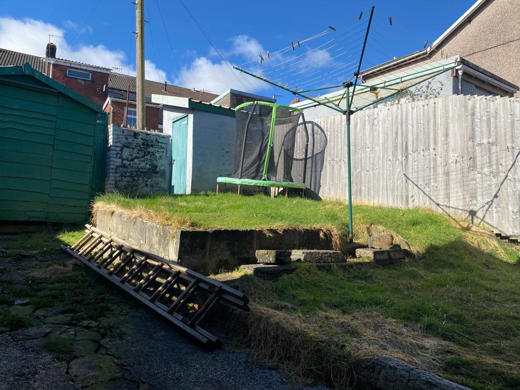 house - terraced for rent high street