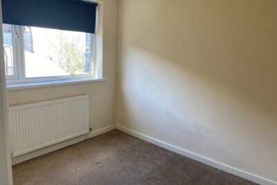 house - terraced for rent high street