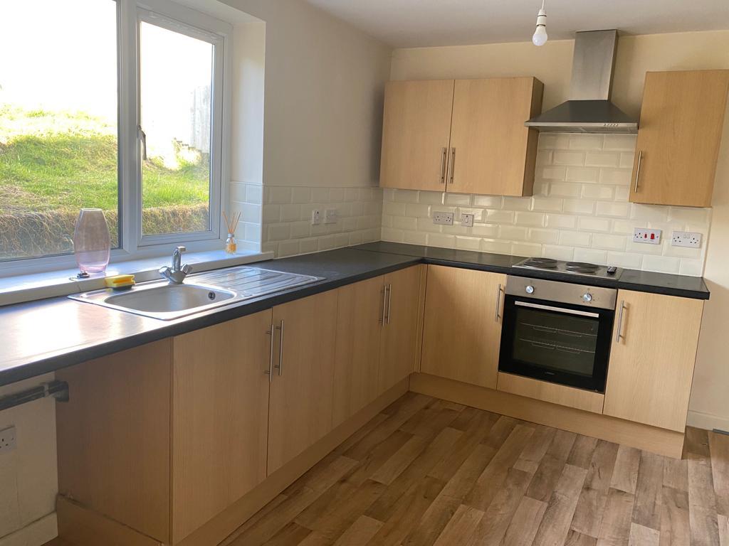 house - terraced for rent high street