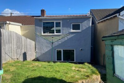 house - terraced for rent high street