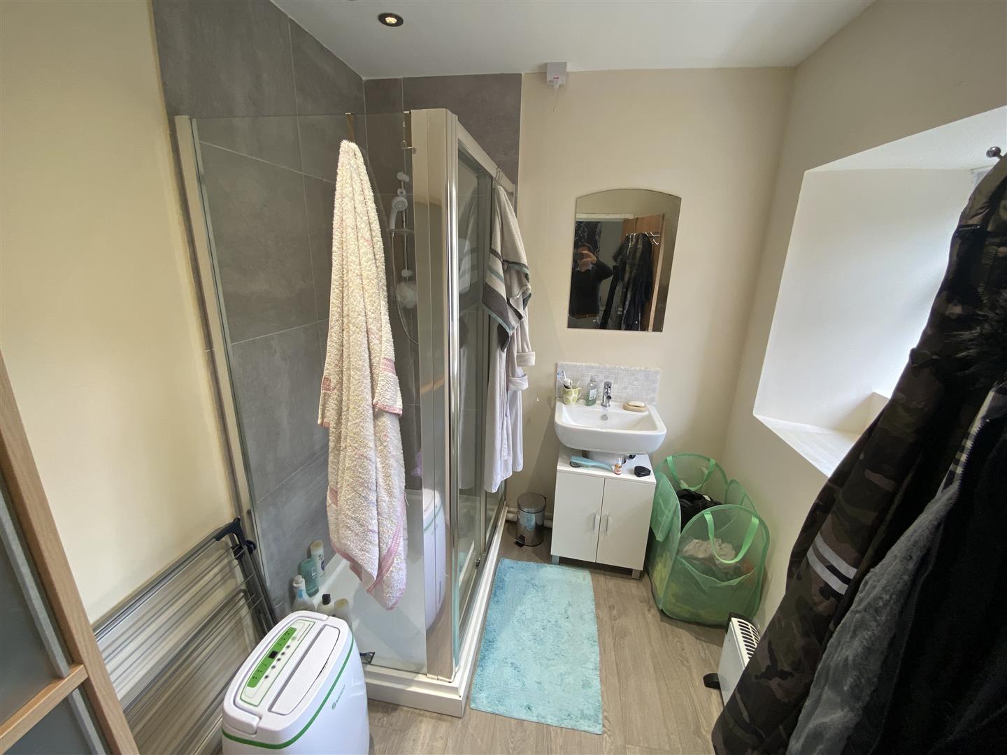 flat for rent wood road